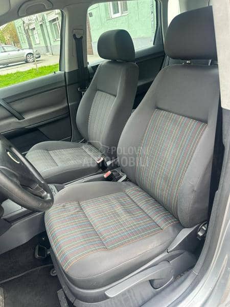 Volkswagen Polo 1.2b N O V