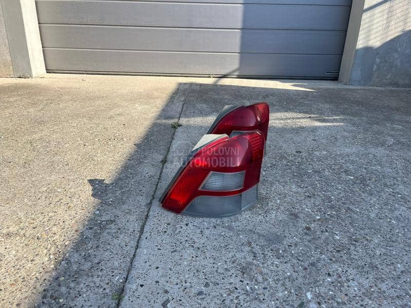 Zadnja Desna Stop Lampa