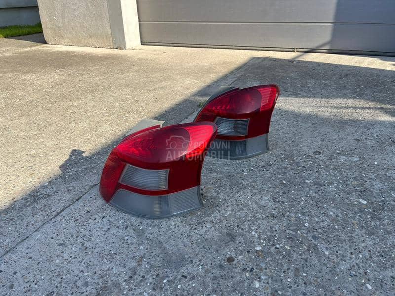 Zadnja Desna Stop Lampa