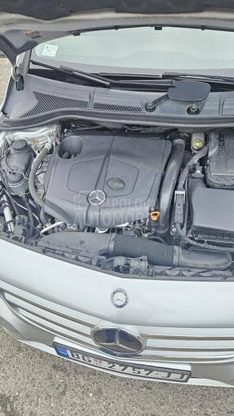 Mercedes Benz B 180 