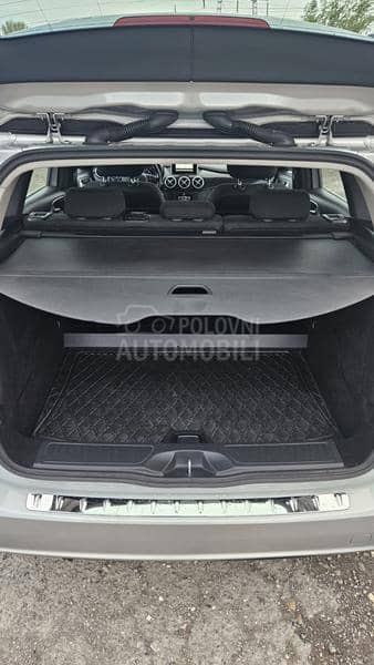 Mercedes Benz B 180 