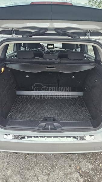 Mercedes Benz B 180 