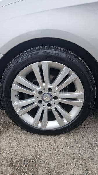 Mercedes Benz B 180 