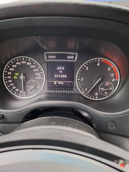 Mercedes Benz B 180 