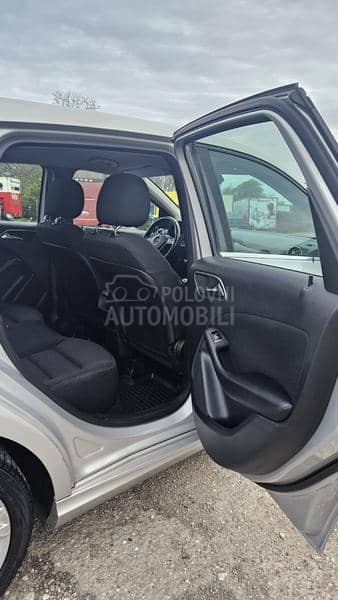 Mercedes Benz B 180 