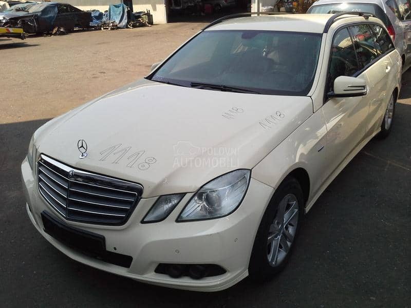 Mercedes Benz E Klasa 2010 -  kompletan auto u delovima