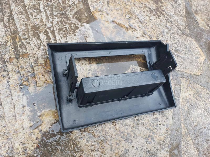 Blenda,plastika oko radia