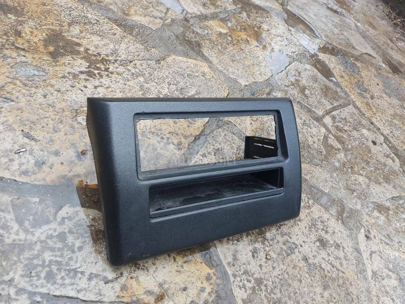 Blenda,plastika oko radia