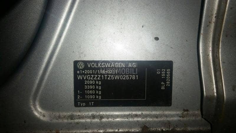 Volkswagen Touran 2005 -  kompletan auto u delovima