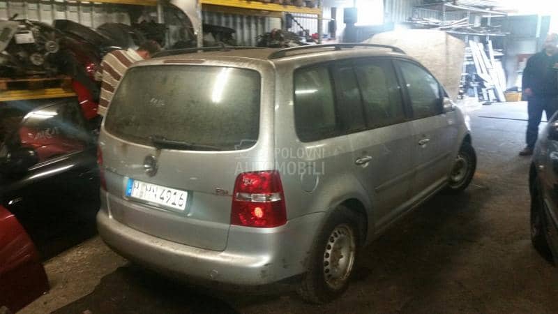 Volkswagen Touran 2005 -  kompletan auto u delovima