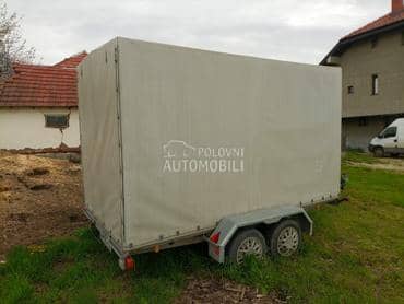 Prikolica sa ciradom