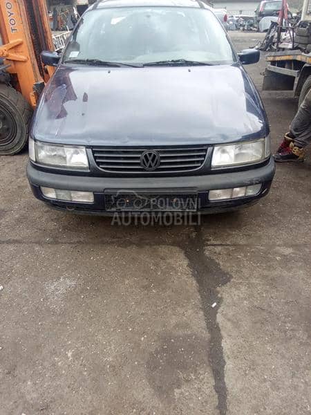 Volkswagen Passat B4 1996. god. -  kompletan auto u delovima