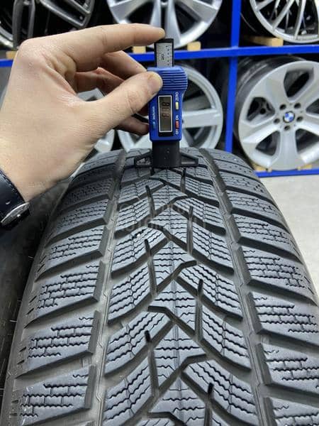Dunlop 215/60 R16 Zimska