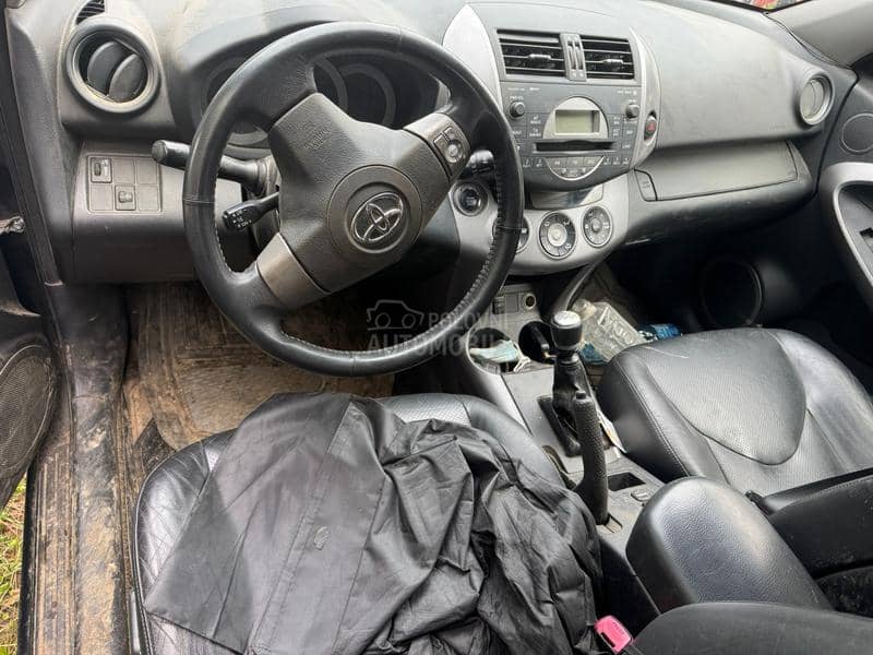 Toyota RAV 4 DCAT 2008. god. -  kompletan auto u delovima