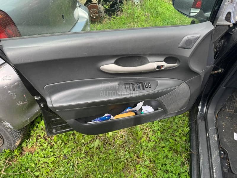 Toyota Auris DCAT 2008. god. -  kompletan auto u delovima