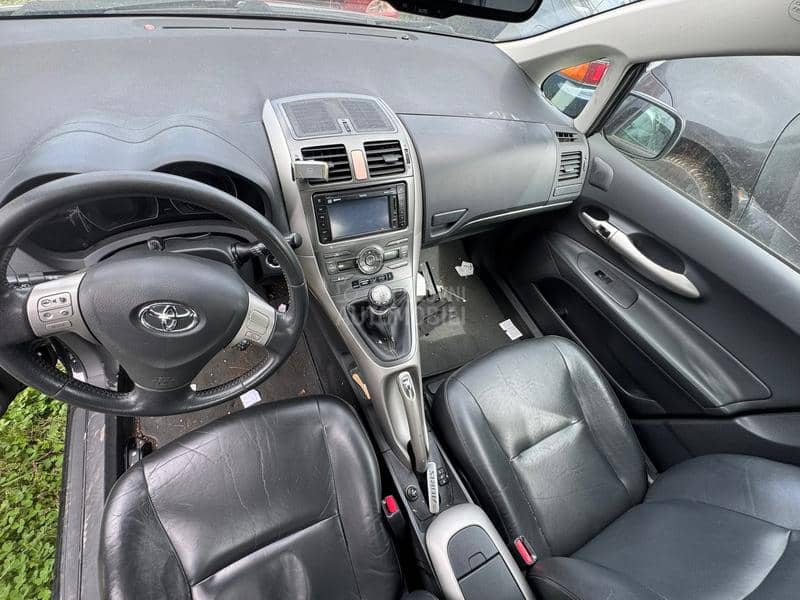 Toyota Auris DCAT 2008. god. -  kompletan auto u delovima