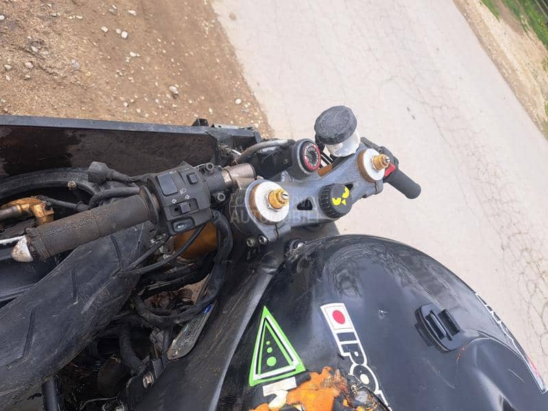 Zx10 2005g delovi