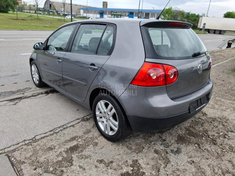 Volkswagen Golf 5 1,4 TSI