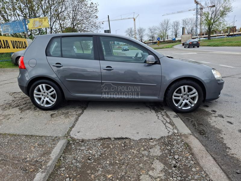 Volkswagen Golf 5 1,4 TSI