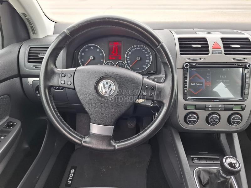 Volkswagen Golf 5 1,4 TSI