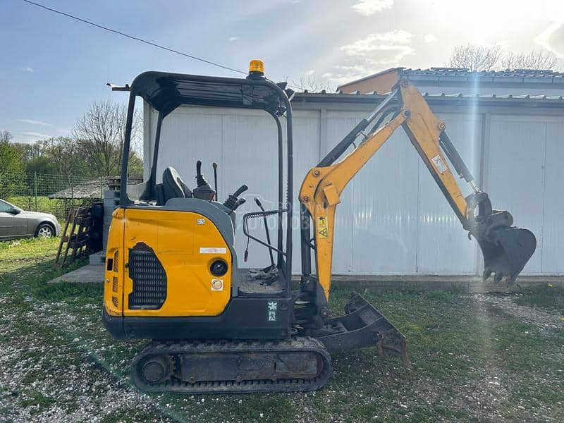 Bobcat E17