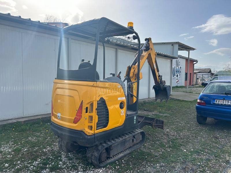 Bobcat E17