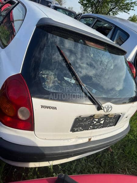 Toyota Corolla 1.9diz 2001. god. -  kompletan auto u delovima