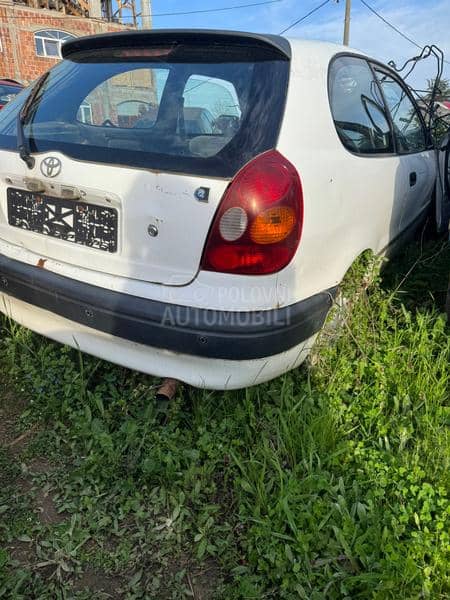 Toyota Corolla 1.9diz 2001. god. -  kompletan auto u delovima