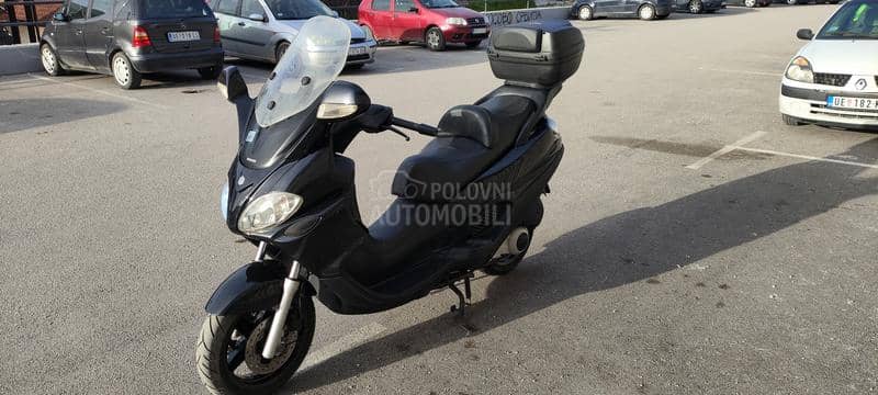 Piaggio x9