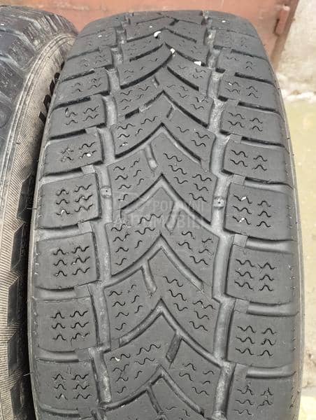 Vredestein 215/65 R16 Zimska