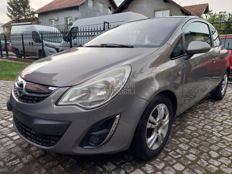 Opel Corsa D 1.3 cdti... na.vi