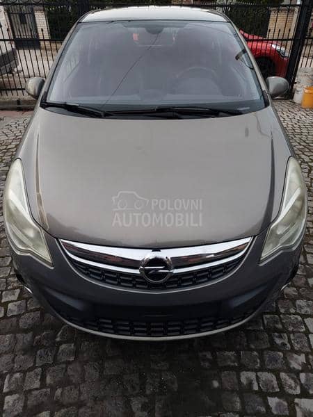 Opel Corsa D 1.3 cdti... na.vi