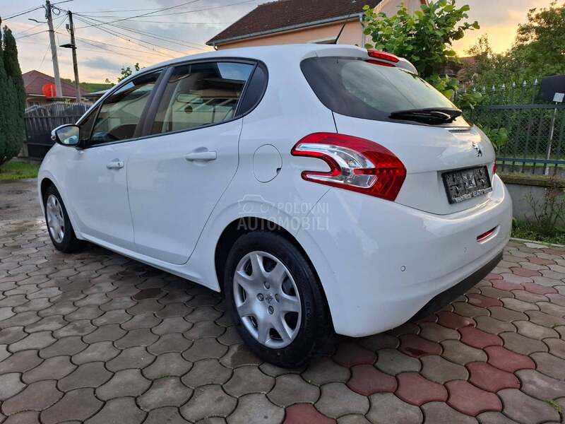 Peugeot 208 
