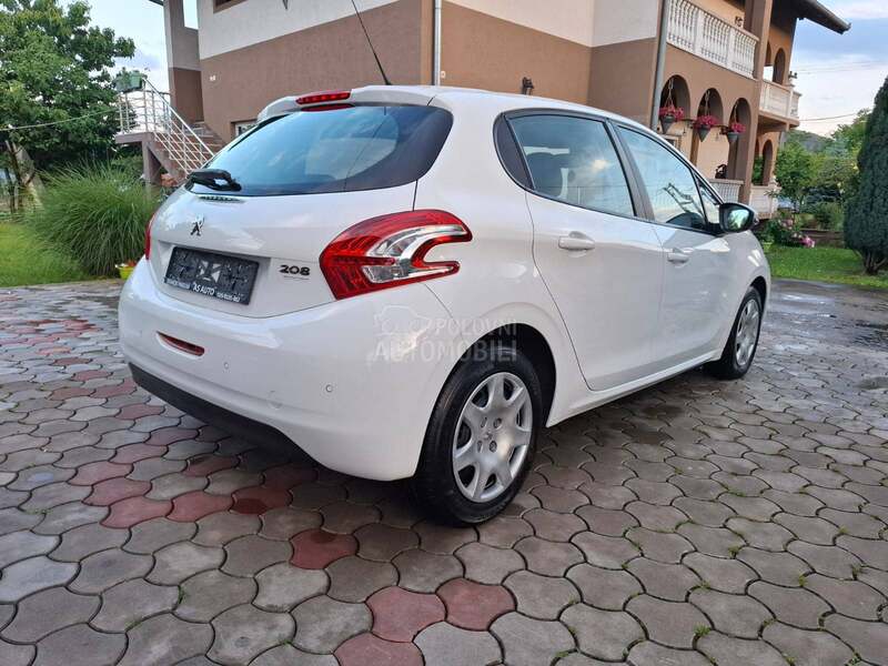Peugeot 208 