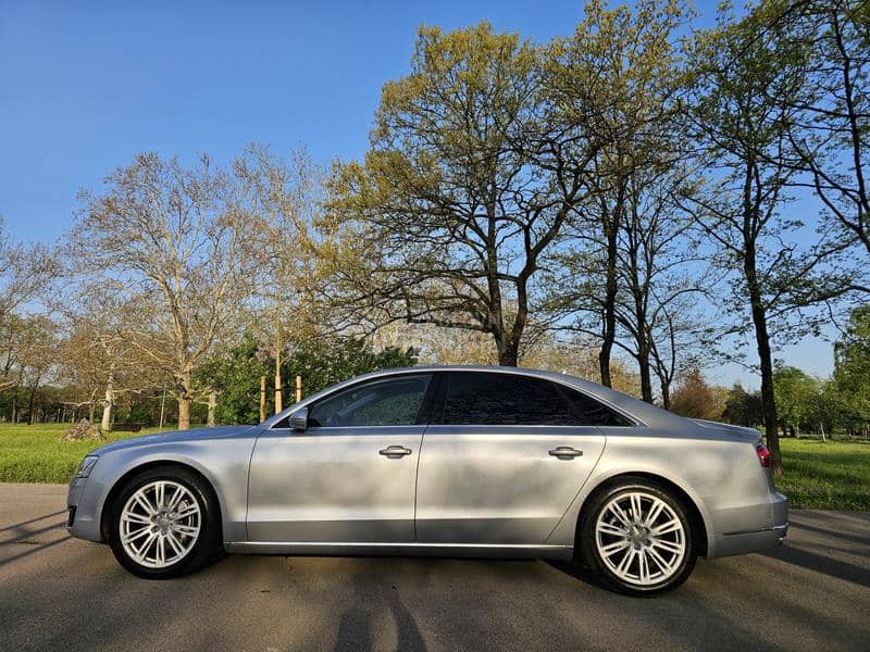 Audi A8 LONG