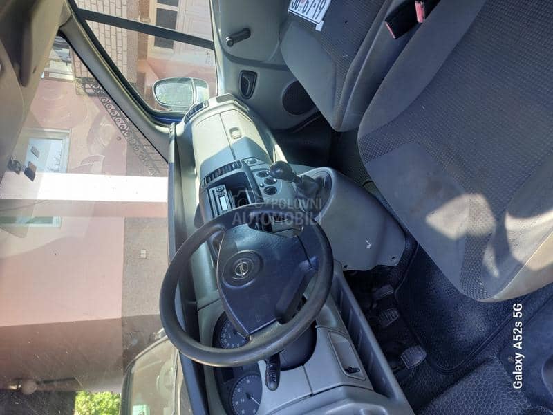 Opel Vivaro 2.0