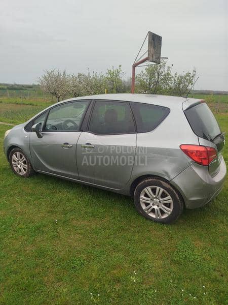 Delovi za Opel Meriva B 1.7 2011. god.