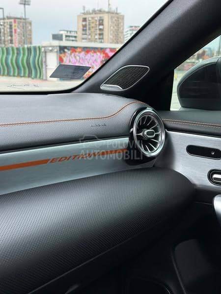 Mercedes Benz CLA 250 4Matic / Orange Art