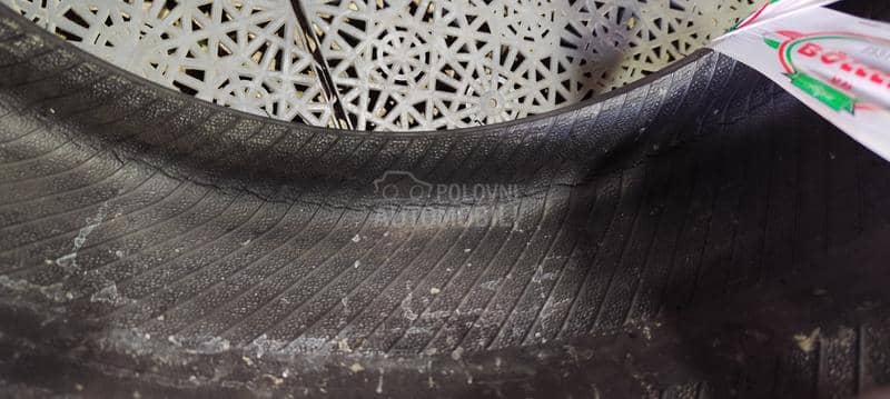 Syron 205/35 R18 Letnja