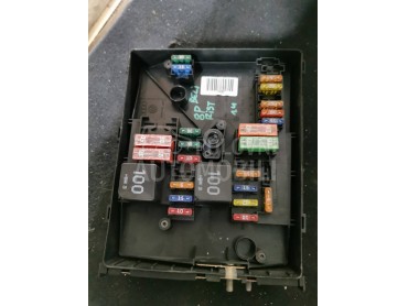 kutija osigurača 8p za Audi A3 od 2005. do 2011. god.