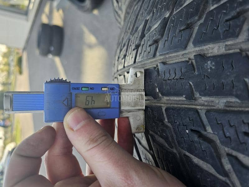 Nokian 225/60 R17 Zimska