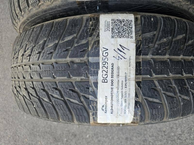 Nokian 225/60 R17 Zimska