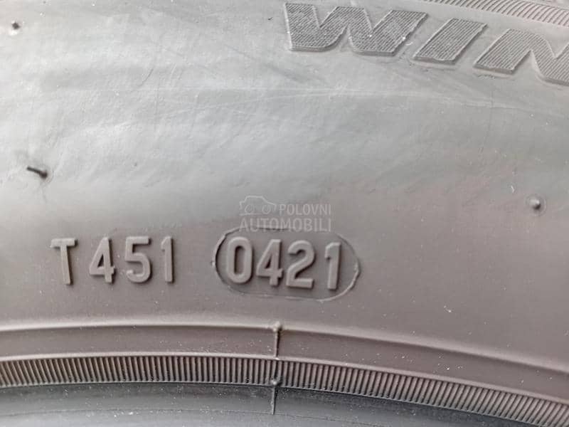 Pirelli 215/55 R17 Zimska