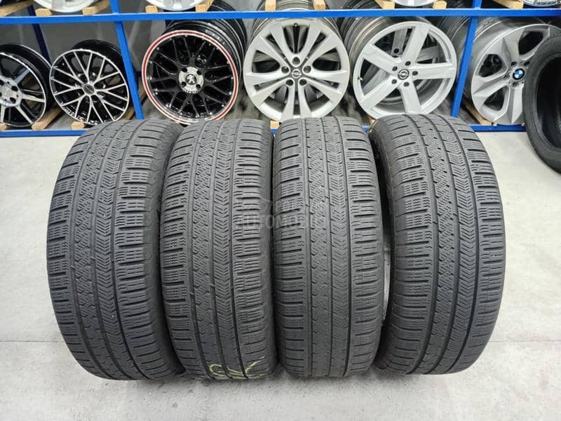 Vredestein 215/55 R17 Zimska