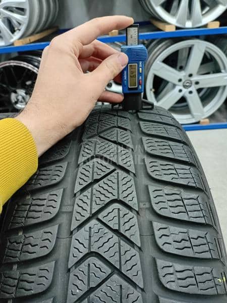 Pirelli 215/60 R16 Zimska