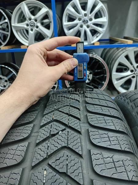 Pirelli 225/45 R18 Zimska