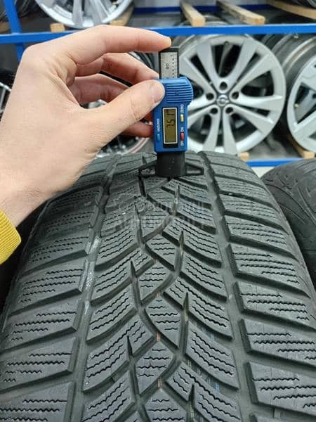 Goodyear 225/55 R17 Zimska