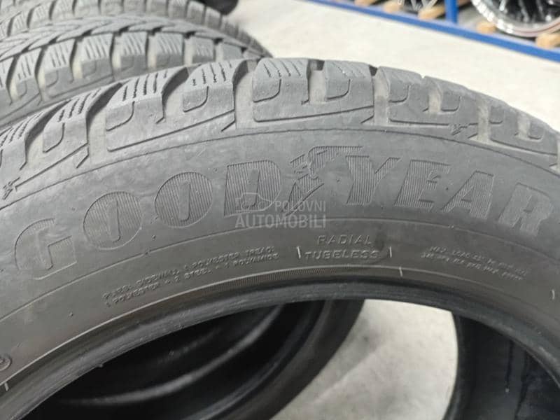 Goodyear 225/55 R17 Zimska