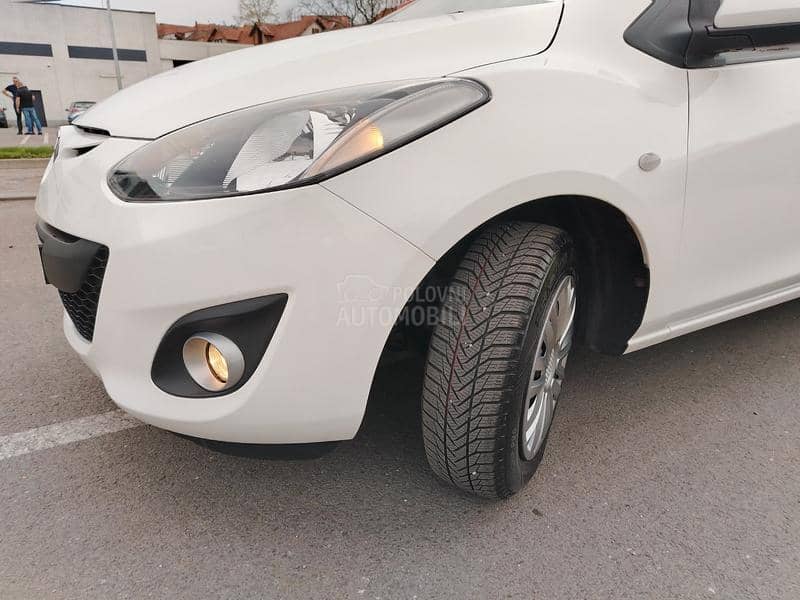 Mazda 2 P.E.R.L.A C.H