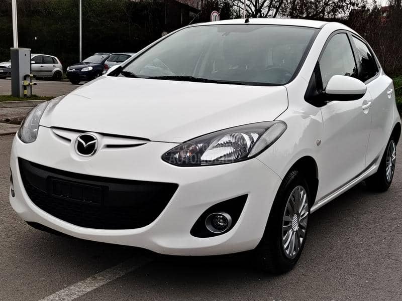 Mazda 2 P.E.R.L.A C.H